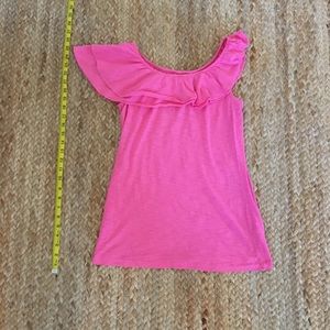 Lilly Pulitzer ruffled shoulder pink top. Medium